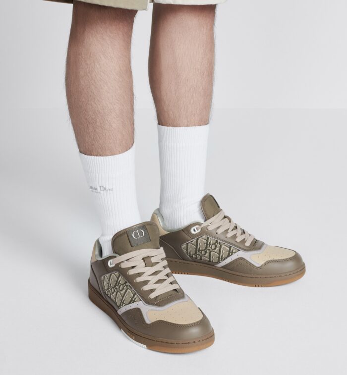 %Best sneaker fits store Products%