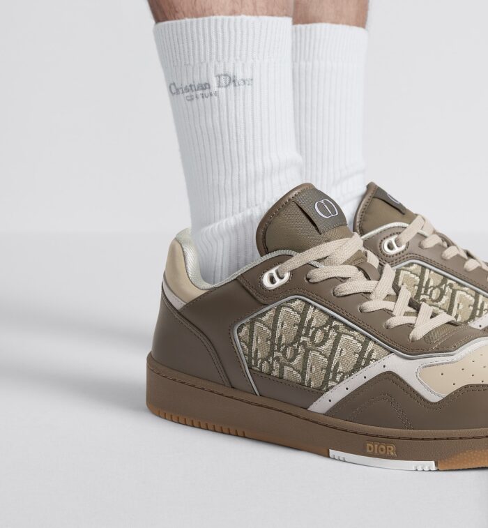 %Best sneaker fits store Products%